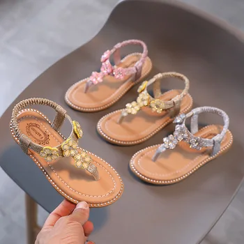 Сандалии для девочек 2023, летняя новая модная обувь принцессы, детская мягкая подошва, модные пляжные стили, повседневные простые милые сандалии для девочек